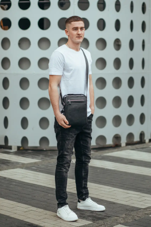 Чорна шкіряна чоловіча сумка-барсетка через плече Київ