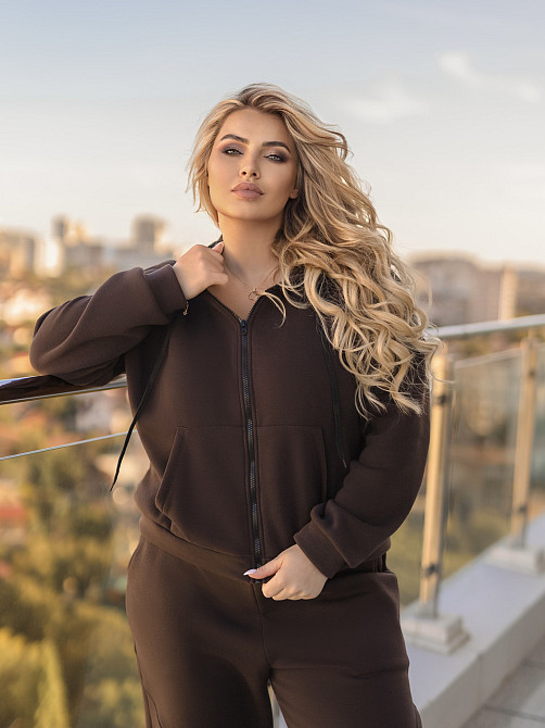 Утепленный спортивный костюм женский 