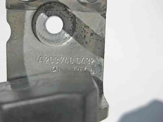 Mercedes-Benz  A2037400432 Петля - скоба - вухо замка дверей багажника CL203 Sportcoupe C203 Одесса