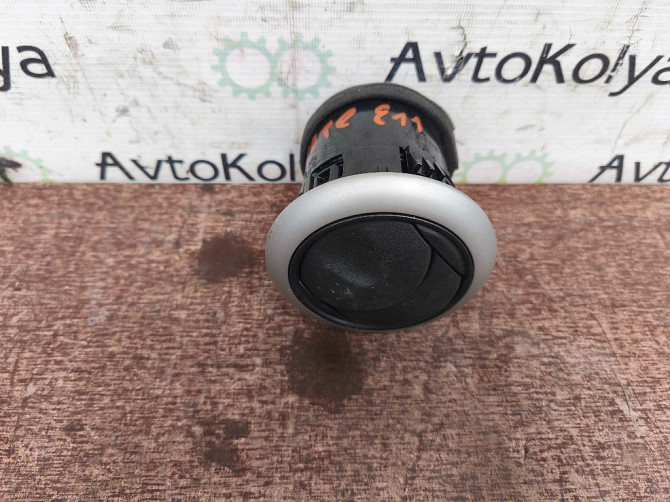 Дефлектор повітря лівий Nissan Note E11 2005-2012 (68760-BH00A) Ковель - фото 1
