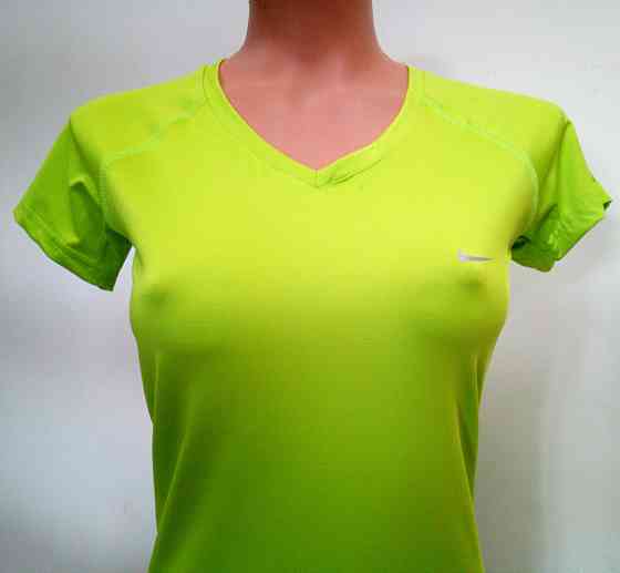 Жіноча спортивна футболка Nike р. L (46-48) Суми