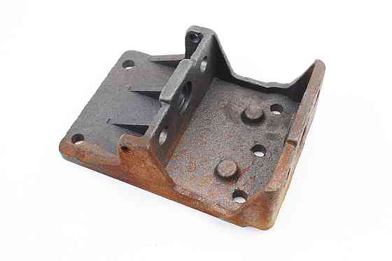 Кришка КПП задня 101-2 з втулками Киев