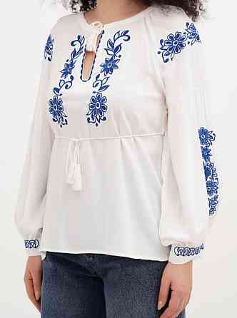 Женская приталенная вышиванка с цветочным орнаментом 80% хлопок, 20% полиэстер. 46 Одесса