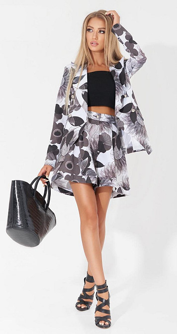 Костюм з розкльошеними шортами (42) Київ - фото 1