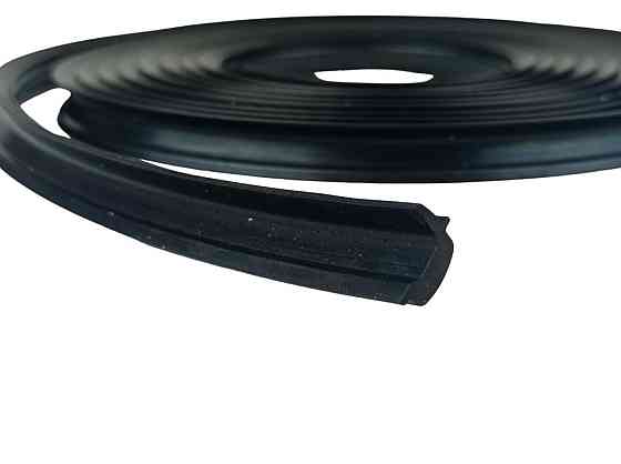 Молдинг стекла 2101, 2102, 2103, 2104, 2105, 2106, 2107, 2121 черный (3800 мм) лобового Мукачево