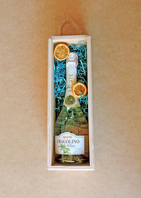 Подарочная коробка 