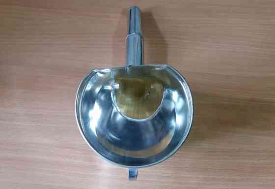 Лейка металлическая с латунной сеткой  (носик толстый кривой) Мукачево