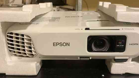 Проєктор: EPSON EB-18. Харків