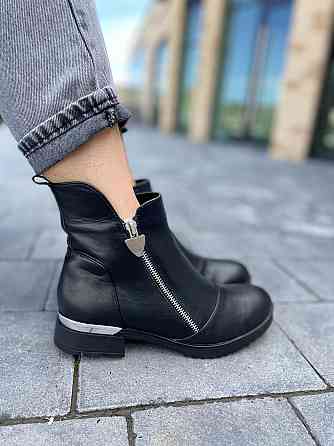 Черевики жіночі D and V чорні натуральна шкіра зима висота 14см подошва 1/3,5см (2202) Коломыя