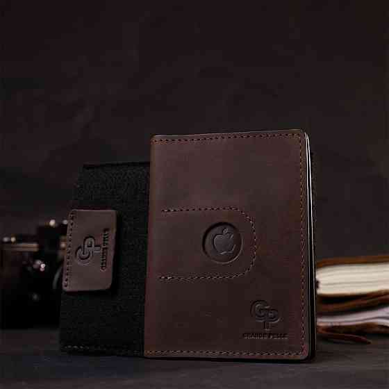 Стильна шкіряна обкладинка на паспорт з утримувачем для Apple AirTag Коричневий (GRANDE PELLE) Київ