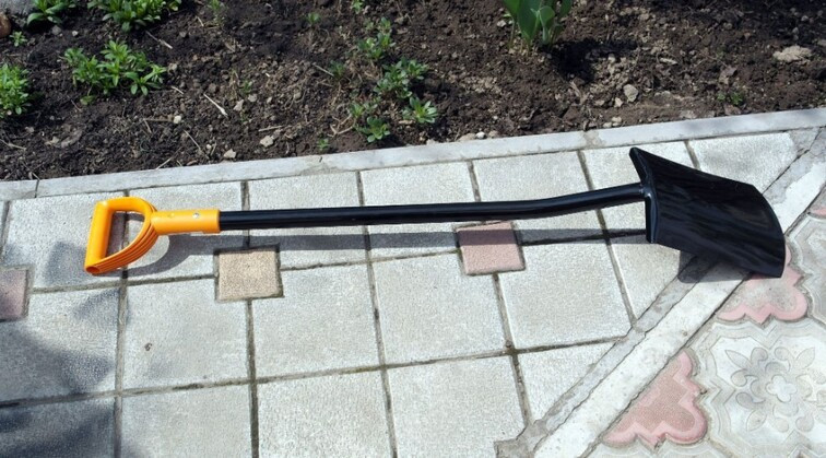 Лопата Штикова із закругленим Лезом Fiskars Solid (131403/1003456) Нововолинськ - фото 3