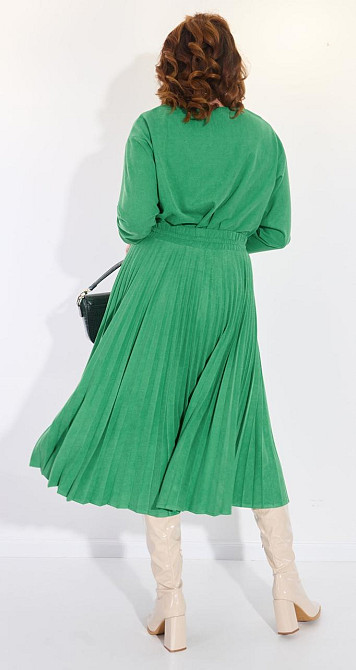 Замшевый костюм с юбкой плиссе (42) Киев - изображение 3