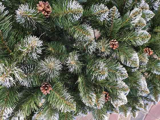 Штучна ялинка з інійом і шишками ПВХ плівка 2.2 Одеса