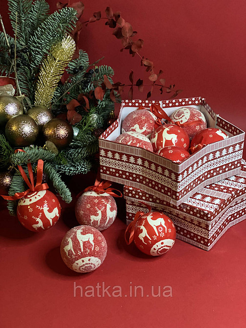 Новогодний набор елочных шаров 6шт. 7 см в подарочной коробке Польша белый олень на красном шаре Киев - изображение 1