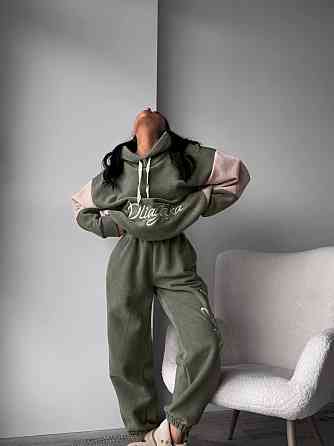 Жіночий теплий костюм з вишивкою Одеса