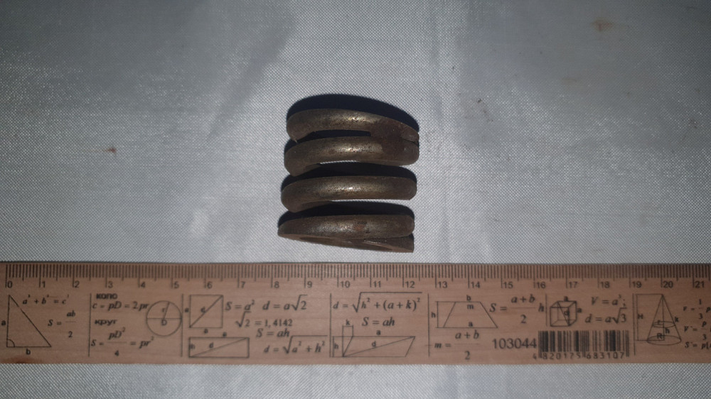 Пружина сжатия 38.5х33х6 мм. СССР. Харьков - изображение 1