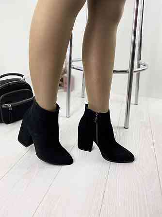 Nivelle Черевики жіночі демісезонні весна-осінь чорні з натуральної замші на підборах р. 36, 37 Коломия