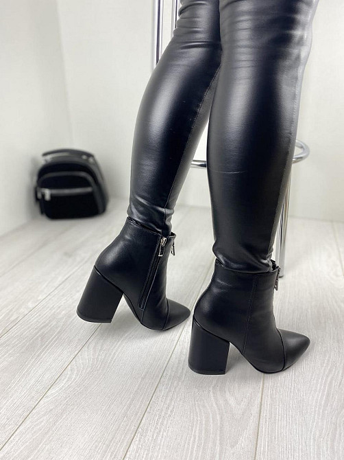 Стильні жіночі шкіряні демісезонні черевики на підборах 9 см. чорні (2725) р. 39, 40 / Черевики Коломыя - изображение 7