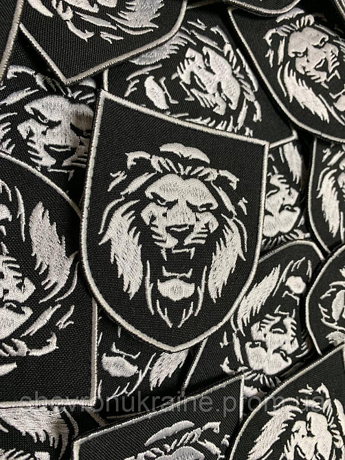 Шеврон ЛЕВ. Цар звірів (Форма щит. На липучці) Розмір 8x7см Київ - фото 3