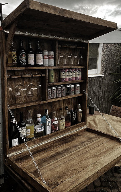 Настенный бар 