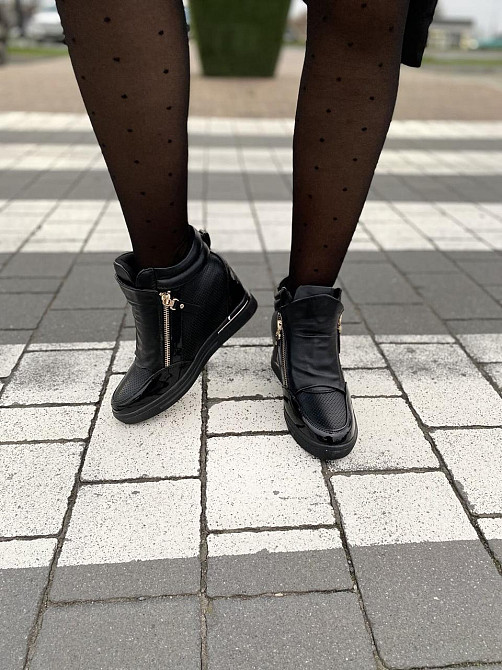 Жіночі снікерси Bosida чорні екошкіра платформа 36-39 ( -1) Коломыя - изображение 4