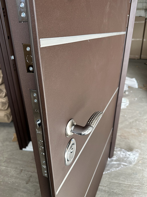 Двери уличные Redfort, модель Стрит Браун (Металл/МДФ) , комплектация Комфорт (3 контура) 960 Киев - изображение 3