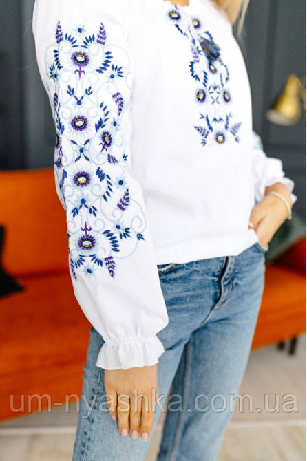 Жіноча вишиванка з синьою вишивкою "Вьюнок" Кривий Ріг - фото 2