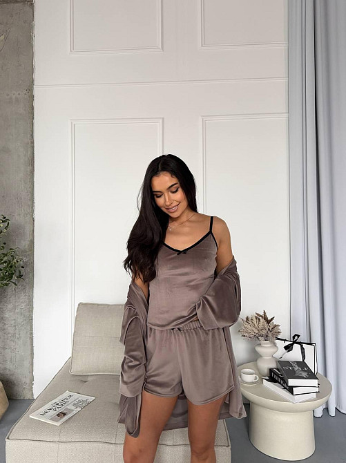 Женский повседневный домашний велюровый комплект тройка: халатик+майка+шорты Капучино Одесса - изображение 9