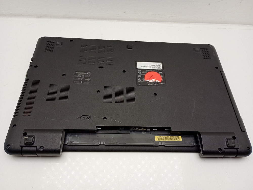 Ноутбук Acer E5-551(Z5WAK) A8-7100/4+4gb ddr3/0 Radeon R7 M265 АКБ- (Б клас) Луцк - изображение 8