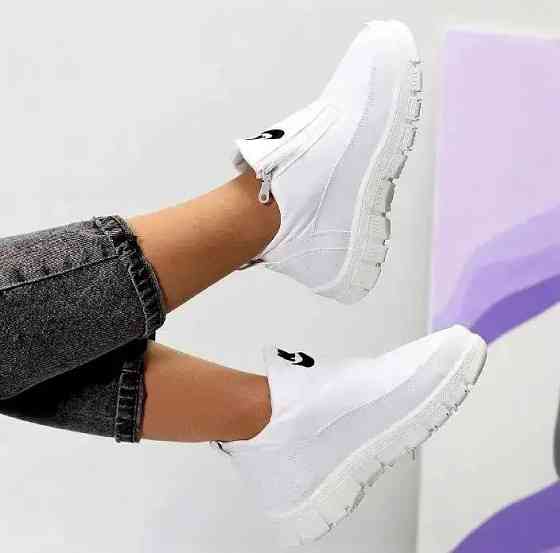 Зимові жіночі Кросівки Nike на Хуху Білі Снікерси Найк Дутики (розміри: 36,37) Дніпро