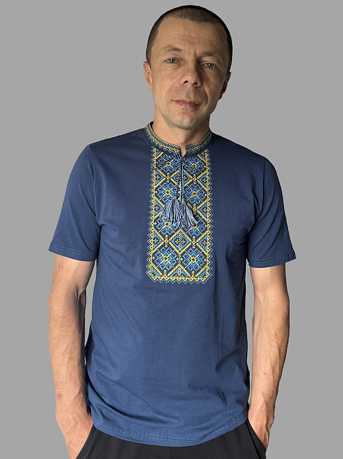 Чоловіча футболка вишиванка  синя  колір - індіго з жовто голубим орнаментом Київ - фото 1