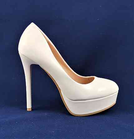 Жіночі Білі Туфлі на Каблуку Шпильке Лакові Модельні (розміри: 38,40) - 139/160 Дніпро