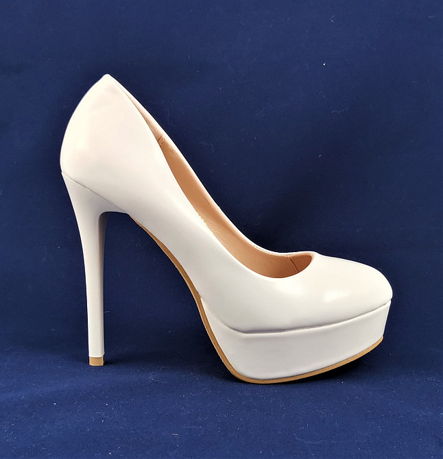 Жіночі Білі Туфлі на Каблуку Шпильке Лакові Модельні (розміри: 38,40) - 139/160 Дніпро - фото 2