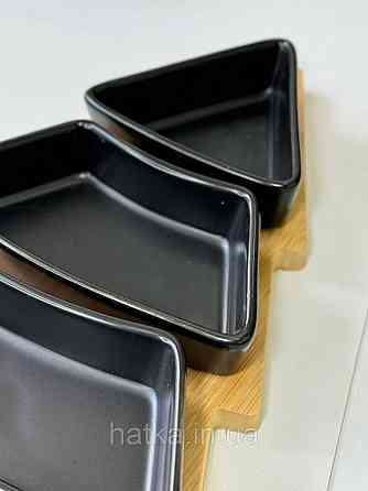 Тарілка менажниця новорічна "Чорна Ялинка" кераміка 26*15*h5 см бамбукова підставка 8030-389 Київ