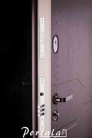 Двері вуличні, МДФ-фарбування по RAL,серія Преміум, модель Лозана, гнутий профіль, коробка 150 мм, полотно 105мм 850 Київ