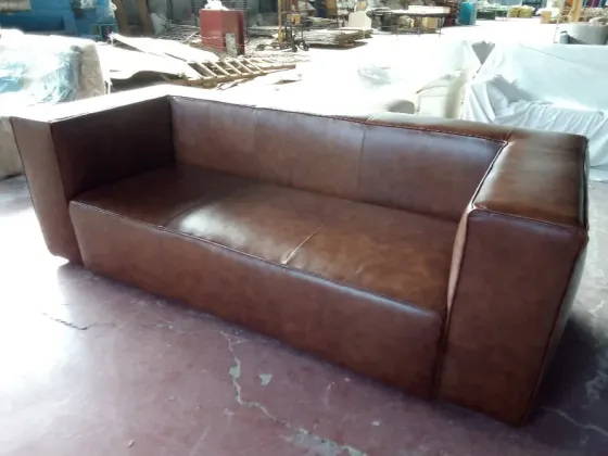 Шкіряний трьохмісний диван модель Kuba Ужгород
