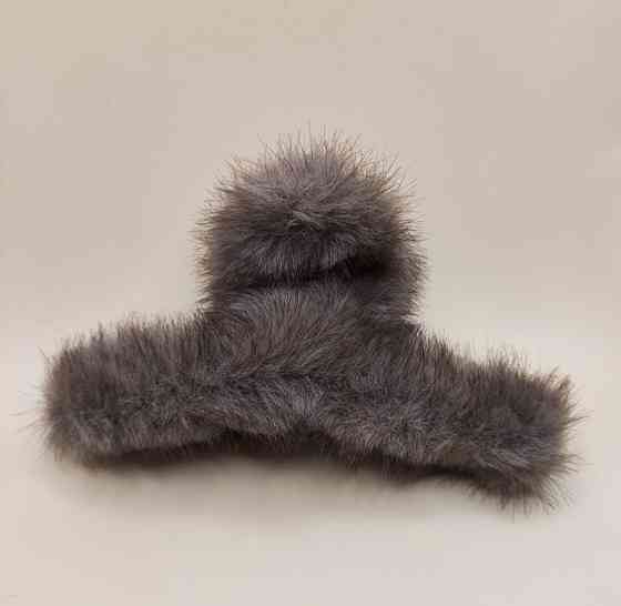 Шпилька крабік зі штучного хутра Смела