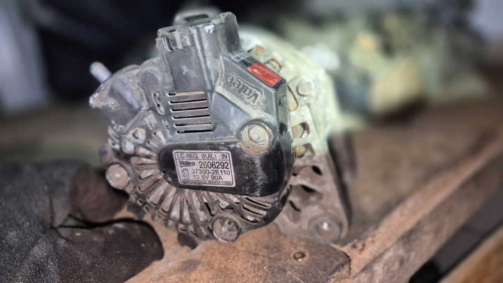 Генератор HYUNDAI Elantra,I30 1.8L 2.0L KIA Cerato,Forte 2011 1.8L 2.0L 37300-2E250 Київ - фото 1