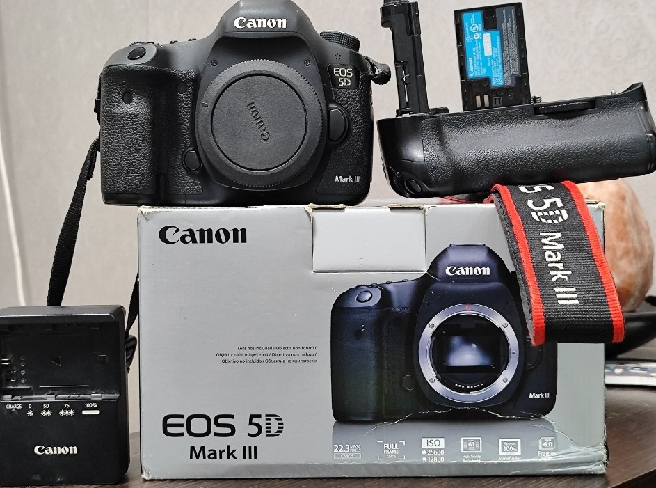 Canon 5D Mark III + оригинальный бустер BG-E11 Харьков - изображение 8