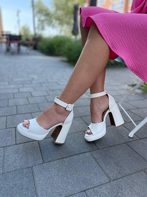 Meideli Модні жіночі босоніжки літні білі на товстому каблуці з відкритим носком з еко-шкіри ME Коломыя - изображение 3
