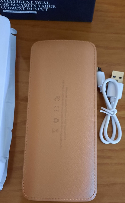 Пауербанк з дісплеєм і ліхтариком, новий. Київ - фото 2