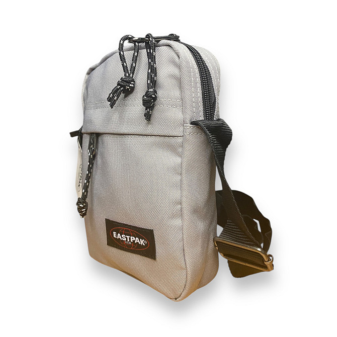 Сумка через плече Eastpak THE ONE Country Beige сірий Запоріжжя - фото 4