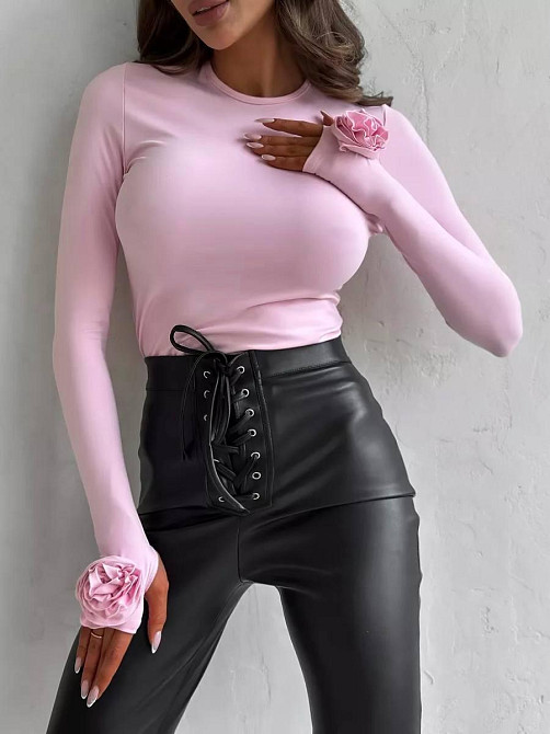 Жіночий лонгслів із витонченими трояндами на руках трикотаж масло Рожевий Одеса - фото 6