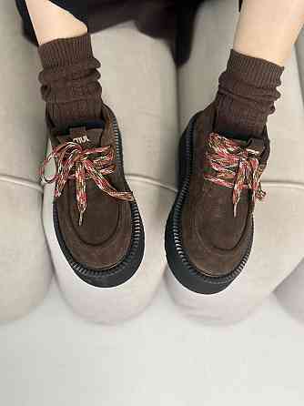 Olli Угги жіночі OLLI шоколадні натуральна замша з хутром висота підошви 0.75 см (5719) Коломия