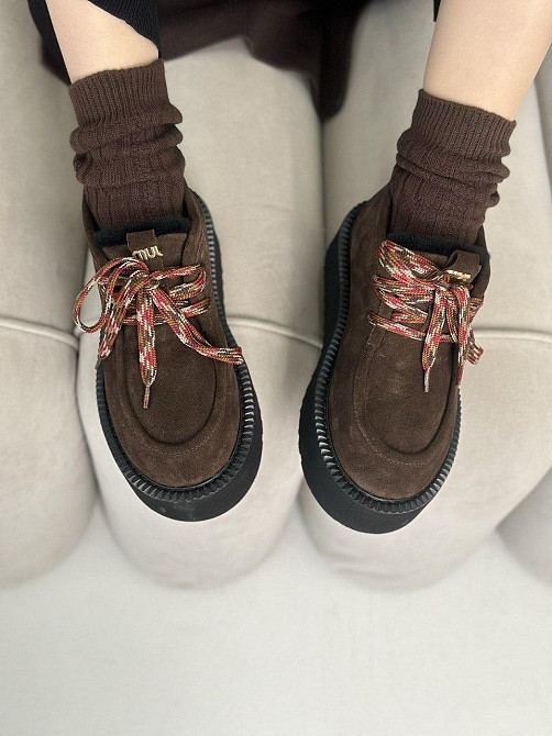 Olli Угги жіночі OLLI шоколадні натуральна замша з хутром висота підошви 0.75 см (5719) Коломия - фото 1