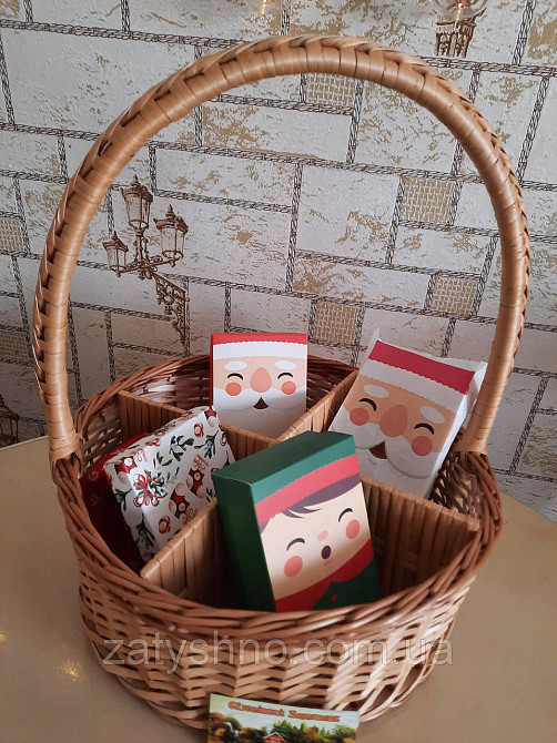 Подарунковий кошик із осередками | кошик із лози на подарунки |плетений кошик новорічний опт Київ - фото 1