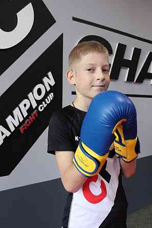 Боксерські рукавиці PowerPlay 3004 JR Classic Синьо-Жовті 8 унцій Луцк