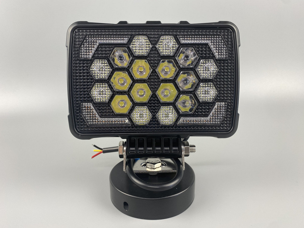 Фара LED квадратна 18 Led chip 12/24V. Широкий промінь + DRL світло + стробоскоп, світло 6500 К, IP67 Мукачево - фото 1