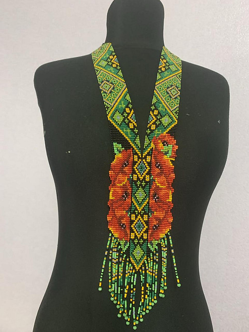 Гердан «Мак в зеленій вишиванці» з бісеру Коломия - фото 1