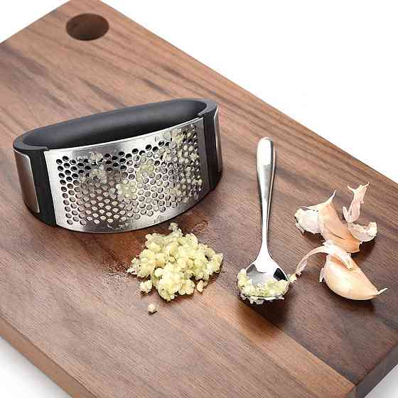 Металевий прес для часнику з зручною ручкою Київ